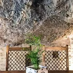 Prázdninový dům Luxurious Stone Cave With Pool And Sea View